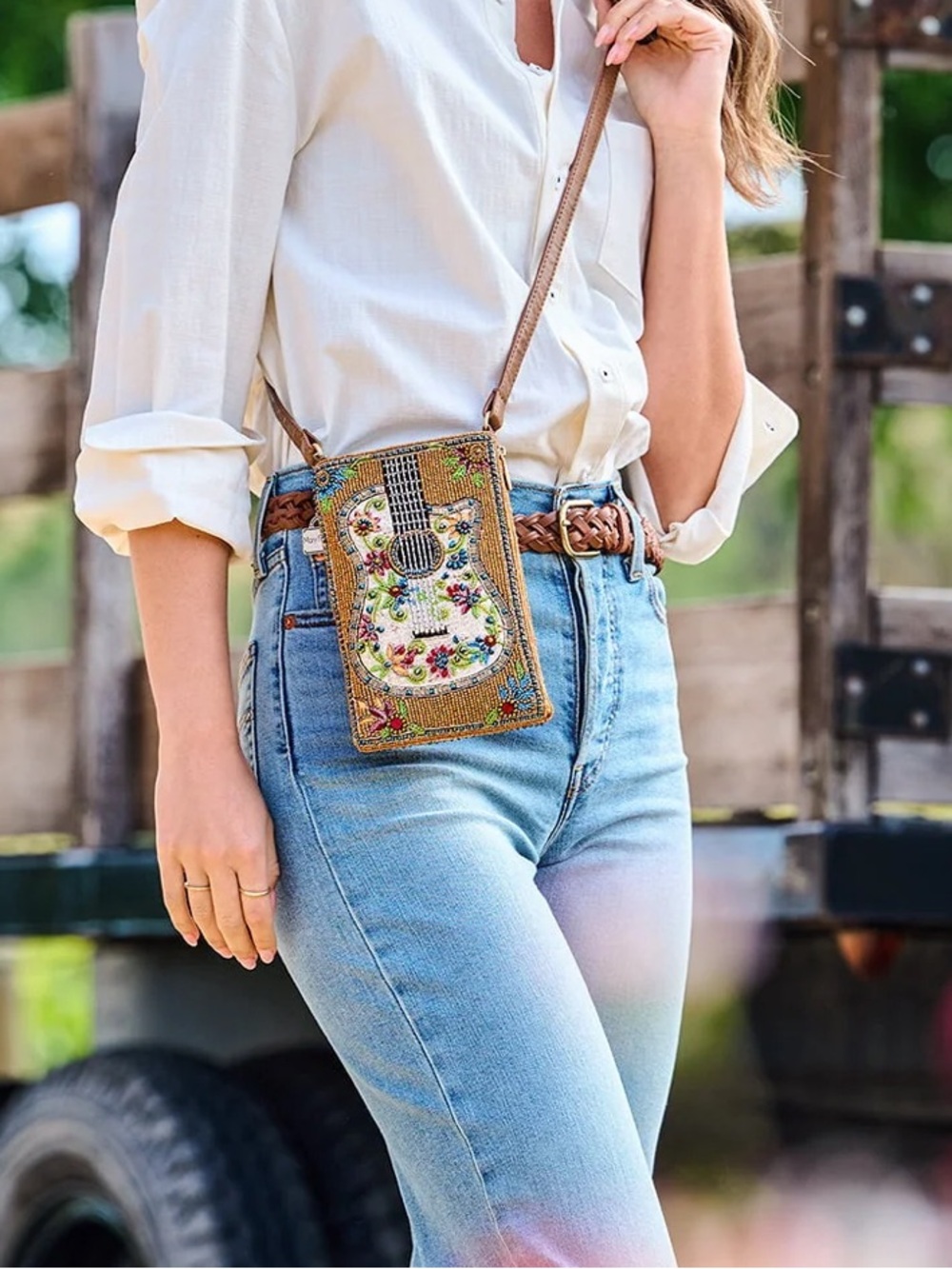 NWT Mary Frances Garden Groove Crossbody Beaded Phone Bag